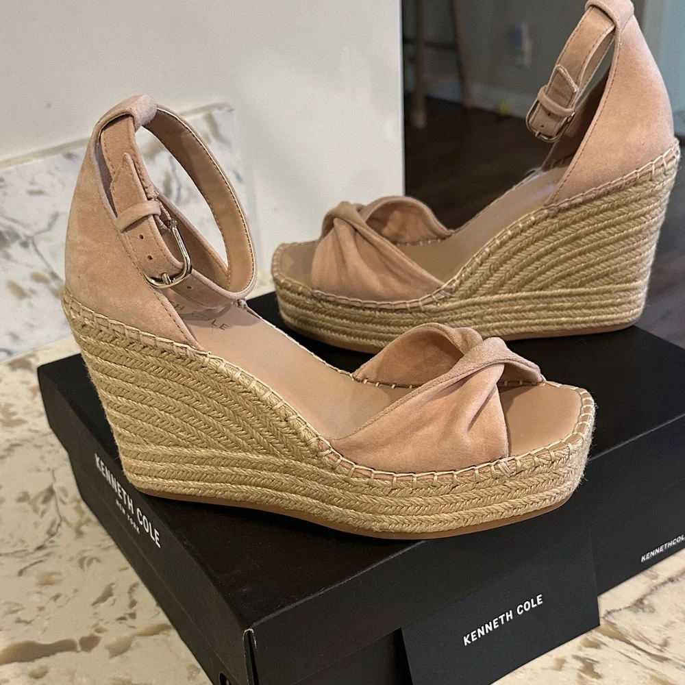 Kenneth Cole Women’s SOL Espadrille Wedges in Buff Suede-Size 8 - Picture 4 of 7